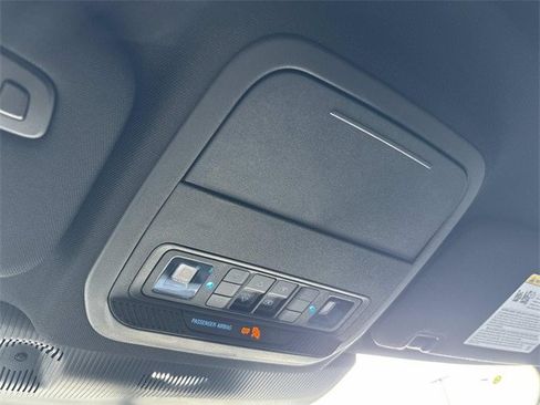 Certified 2025 Ford Explorer ST-Line w/ Premium Package image 36