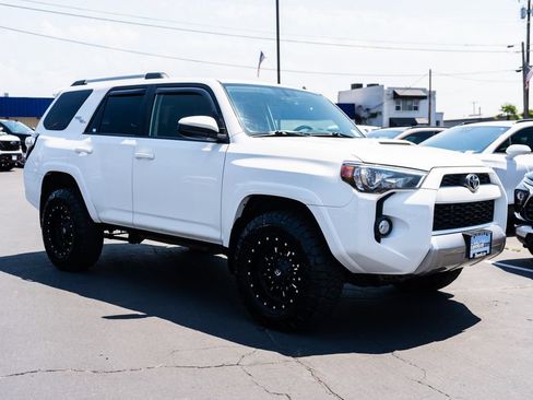 Used 2018 Toyota 4Runner TRD Off-Road AWD/4WD image 6