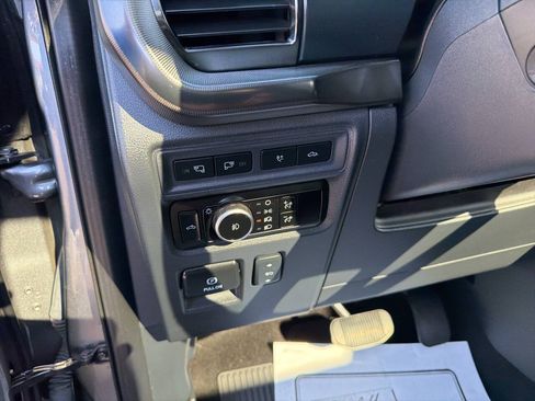 Used 2024 Ford F150 Platinum AWD/4WD image 30