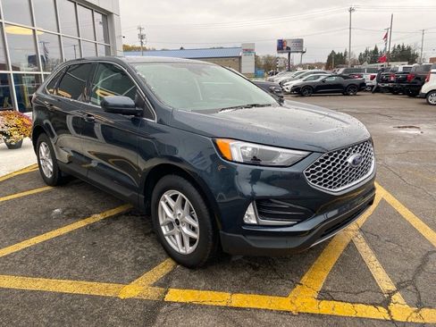 Used 2024 Ford Edge SEL w/ Convenience Package image 7