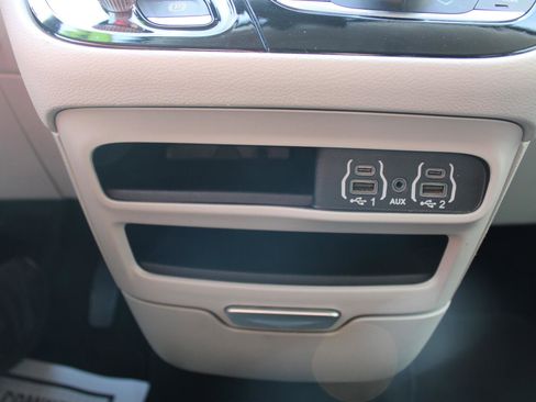Certified 2023 Chrysler Pacifica Touring-L FWD image 20
