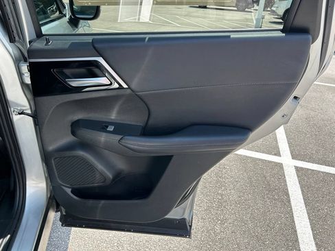 Used 2024 Mitsubishi Outlander SE FWD image 46