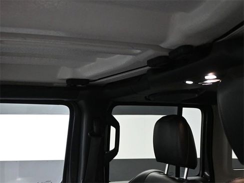 Used 2021 Jeep Wrangler Unlimited Sahara w/ Cold Weather Group image 19