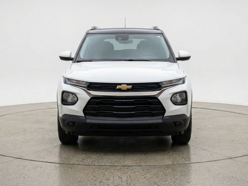Used 2025 Chevrolet TrailBlazer LT image 2