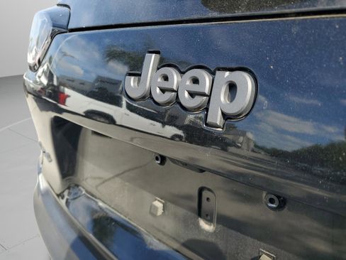 Certified 2022 Jeep Cherokee Trailhawk w/ Sound & Nav Group AWD/4WD image 30