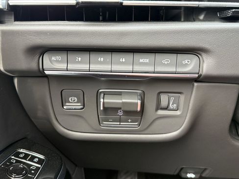 New 2026 Cadillac Escalade Platinum Sport AWD/4WD image 19