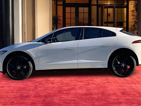 New 2024 Jaguar I-PACE R-Dynamic HSE image 3