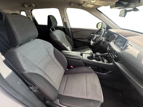 Used 2023 Nissan Rogue SV FWD image 15