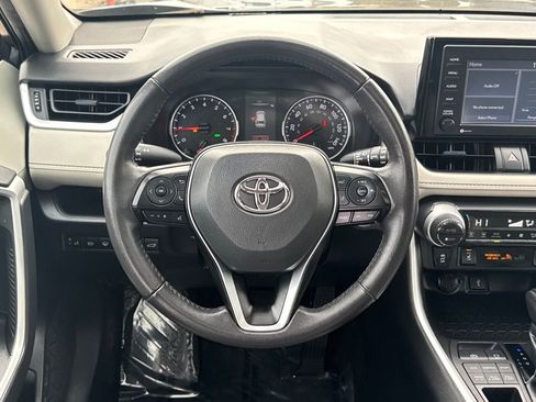 Used 2022 Toyota RAV4 XLE image 14