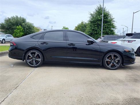 Used 2025 Honda Accord Sport image 7