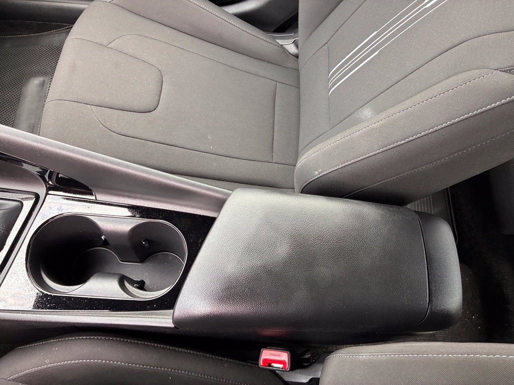Certified 2025 Hyundai Elantra SEL FWD image 38