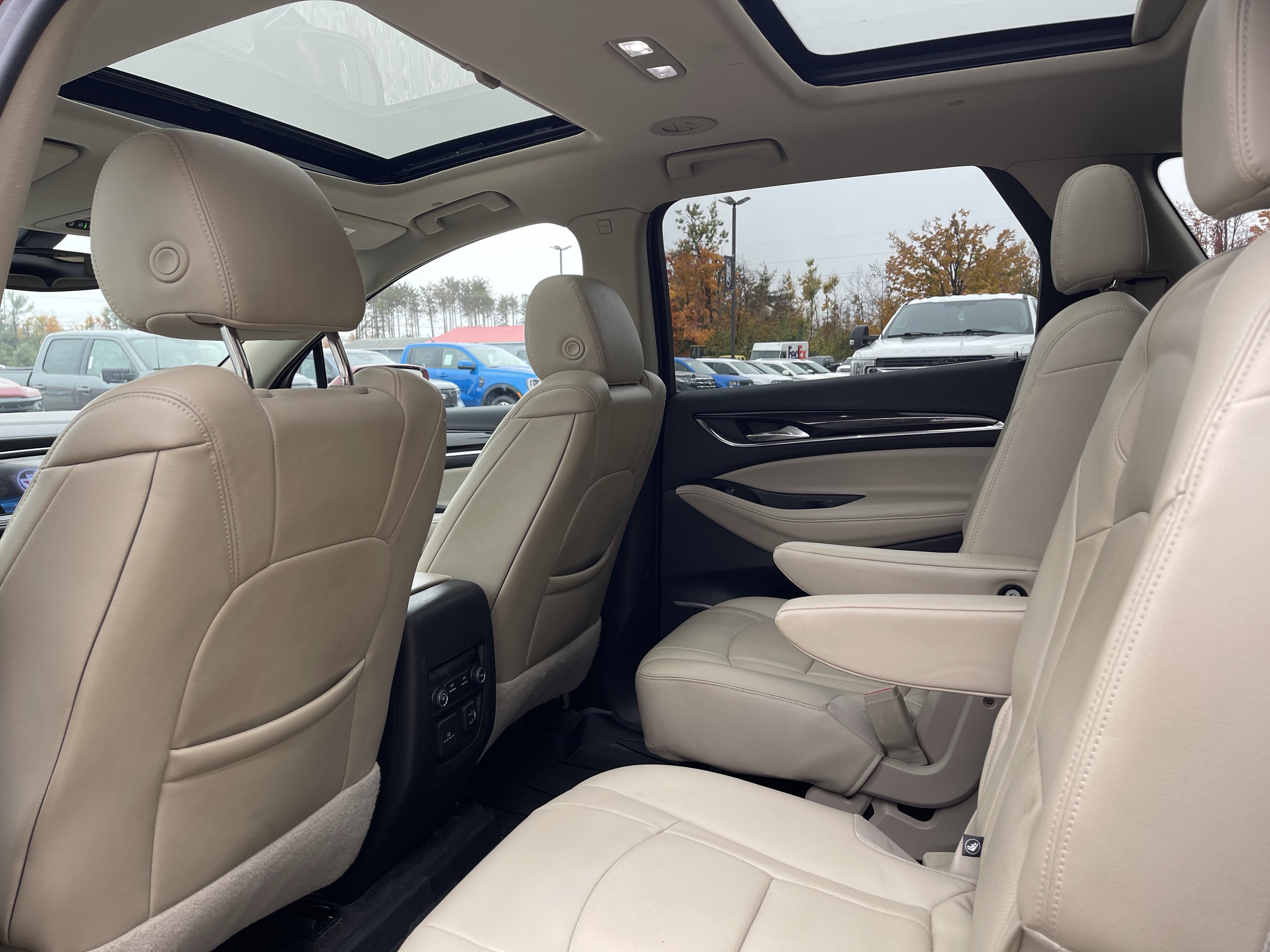 Used 2020 Buick Enclave Essence w/ Sound and Sites Package AWD/4WD image 11