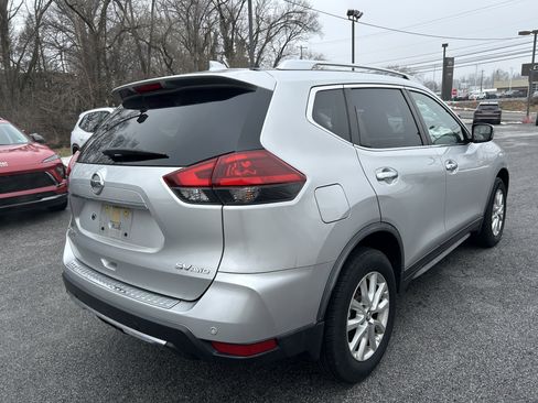 Used 2020 Nissan Rogue SV image 6