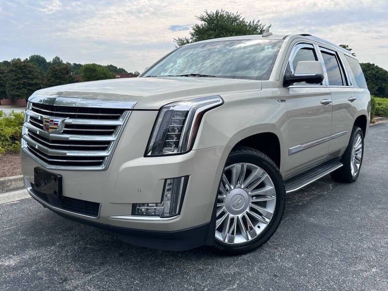 Used 2015 Cadillac Escalade Platinum AWD/4WD image 1