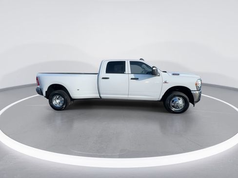 Used 2024 RAM 3500 Tradesman w/ Chrome Appearance Group AWD/4WD image 9
