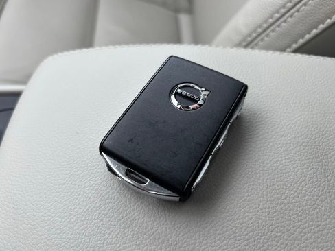 Certified 2023 Volvo XC40 B5 Plus w/ Driver Assist Package image 31