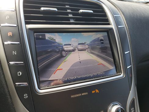 Used 2020 Lincoln Nautilus FWD image 17