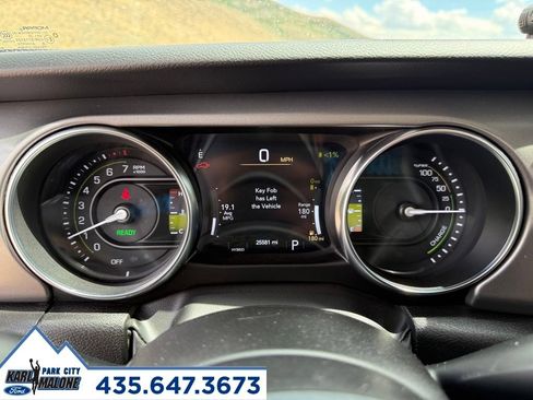 Used 2023 Jeep Wrangler Unlimited Rubicon 4xe w/ Cold Weather Group AWD/4WD image 19