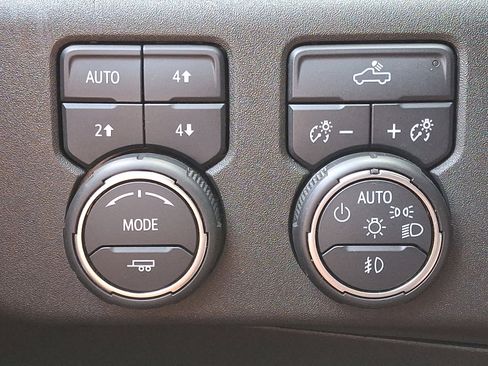 Used 2023 Chevrolet Silverado 1500 RST w/ Z71 Off-Road Package image 24