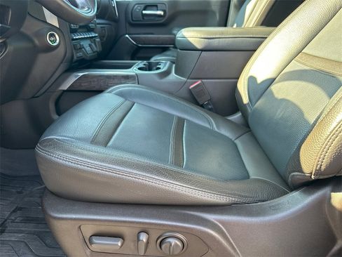 Used 2020 GMC Sierra 2500 Denali w/ Denali Ultimate Package image 10