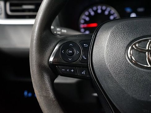 Used 2021 Toyota RAV4 LE image 14