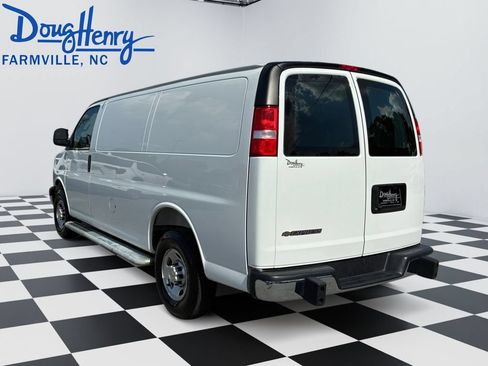 Used 2025 Chevrolet Express 2500 w/ Driver Convenience Package RWD image 3
