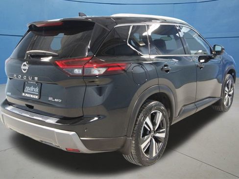 Used 2024 Nissan Rogue SL w/ SL Premium Package image 37