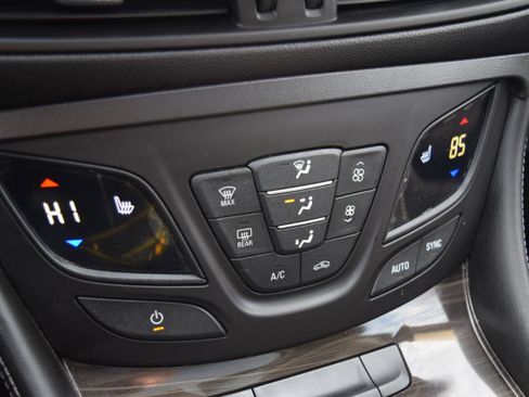 Used 2019 Buick Envision Premium image 32