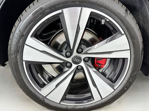 New 2025 Audi SQ5 Premium Plus image 32