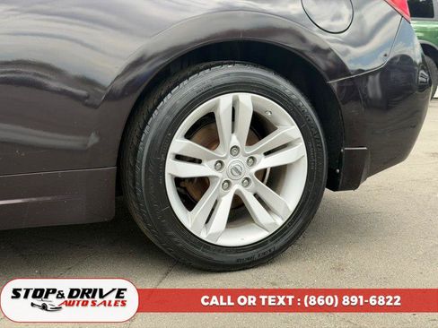 Used 2010 Nissan Altima 2.5 S w/ Premium Pkg FWD image 9