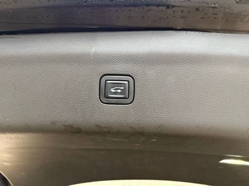 Used 2022 Buick Enclave Essence w/ Experience Buick Package image 40