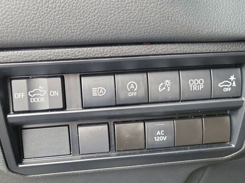 Used 2023 Toyota Tundra Limited AWD/4WD image 16