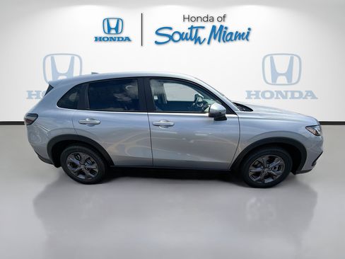 New 2026 Honda HR-V LX image 8