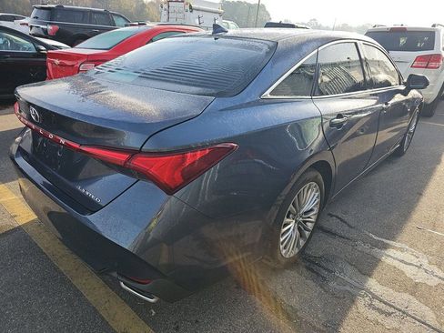Used 2020 Toyota Avalon Limited image 8
