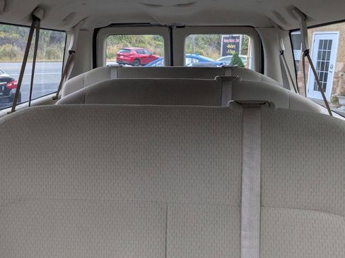 Used 2011 Ford E-350 and Econoline 350 XLT image 27