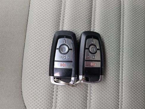 Used 2018 Ford Fusion S FWD image 32