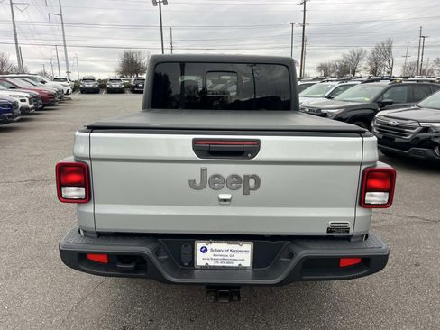 Used 2023 Jeep Gladiator Overland w/ Trailer Tow Package image 6
