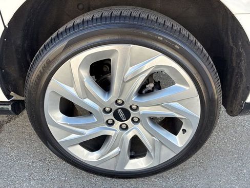 Used 2025 Lincoln Navigator L Reserve image 19