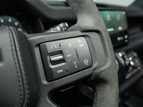 Used 2024 Land Rover Defender 110 V8 AWD/4WD image 21