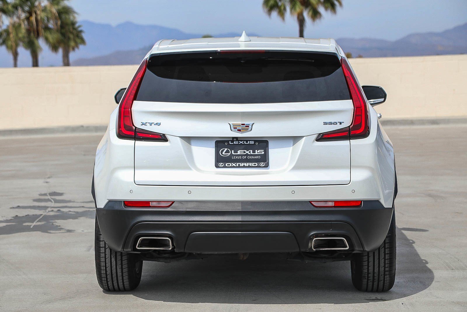 Used 2023 Cadillac XT4 Luxury w/ Cold Weather Package FWD image 6