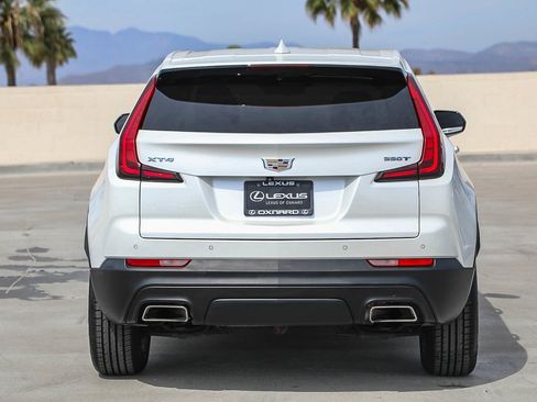 Used 2023 Cadillac XT4 Luxury w/ Cold Weather Package FWD image 6