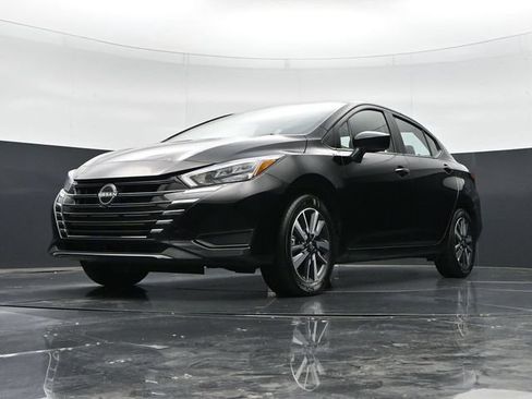 Used 2025 Nissan Versa SV FWD image 42