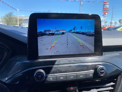 Used 2023 Ford Escape ST-Line w/ Cold Weather Package FWD image 15