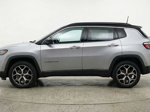 Used 2025 Jeep Compass Limited image 5