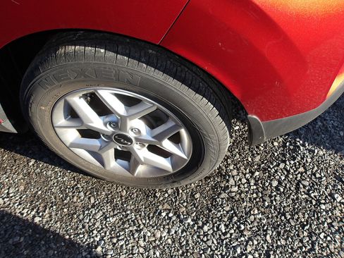 Used 2023 Kia Soul LX w/ LX Technology Package image 3