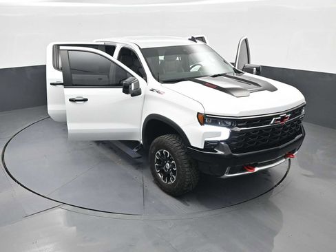 Used 2024 Chevrolet Silverado 1500 ZR2 image 48