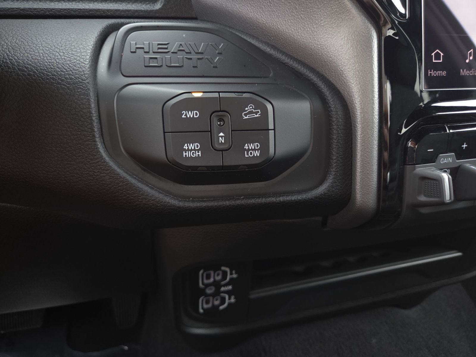 Used 2025 RAM 2500 Big Horn AWD/4WD image 13