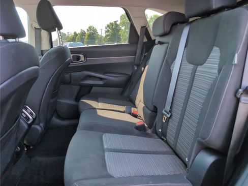 Used 2024 Kia Sorento LX FWD image 36