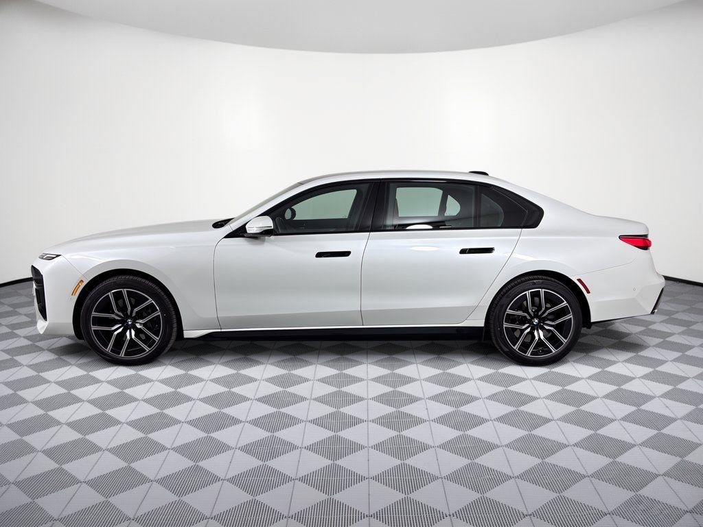 Certified 2023 BMW i7 xDrive60 AWD/4WD image 2