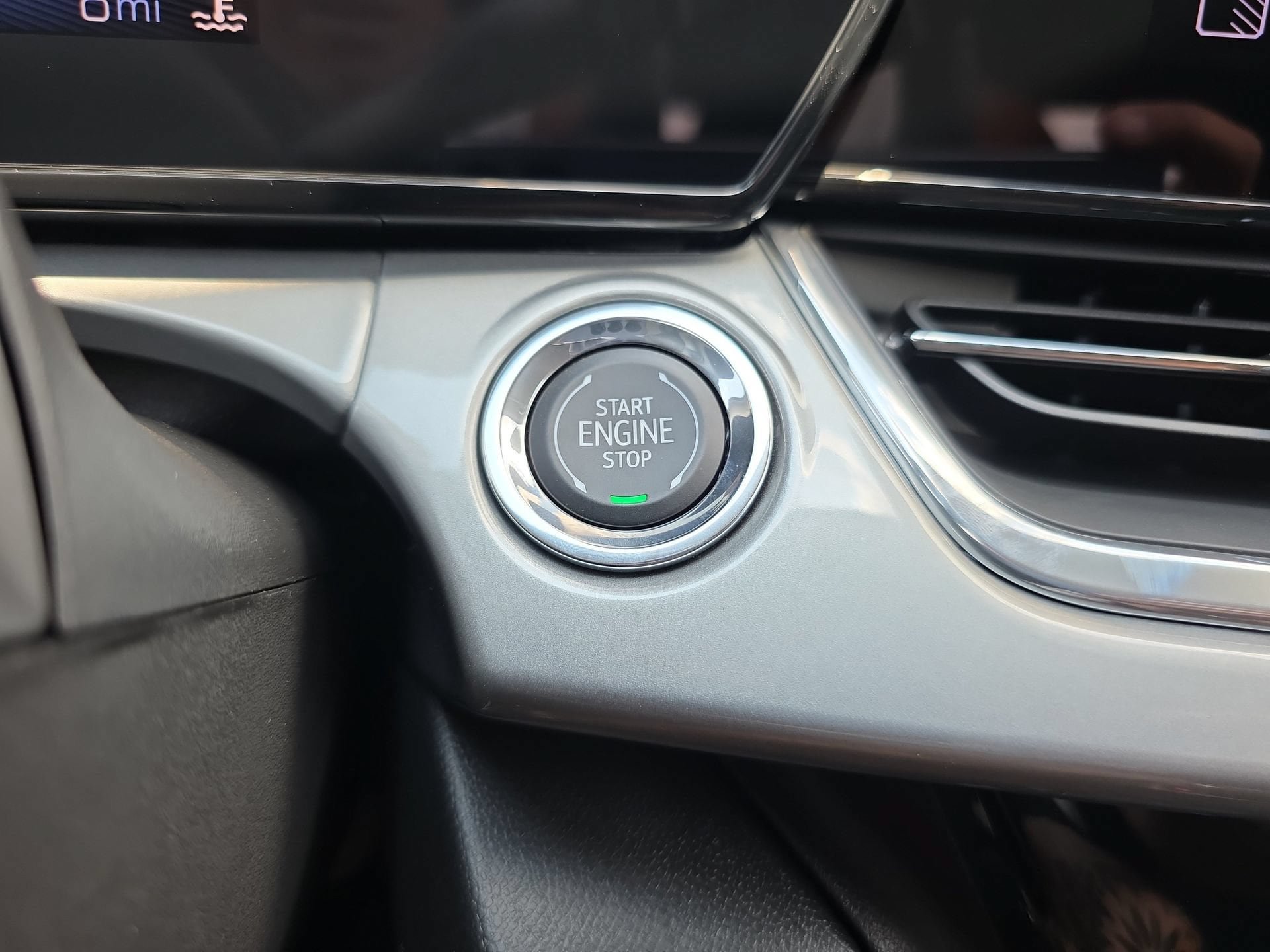 New 2026 Chevrolet Trax LT w/ Driver Confidence Package FWD image 24